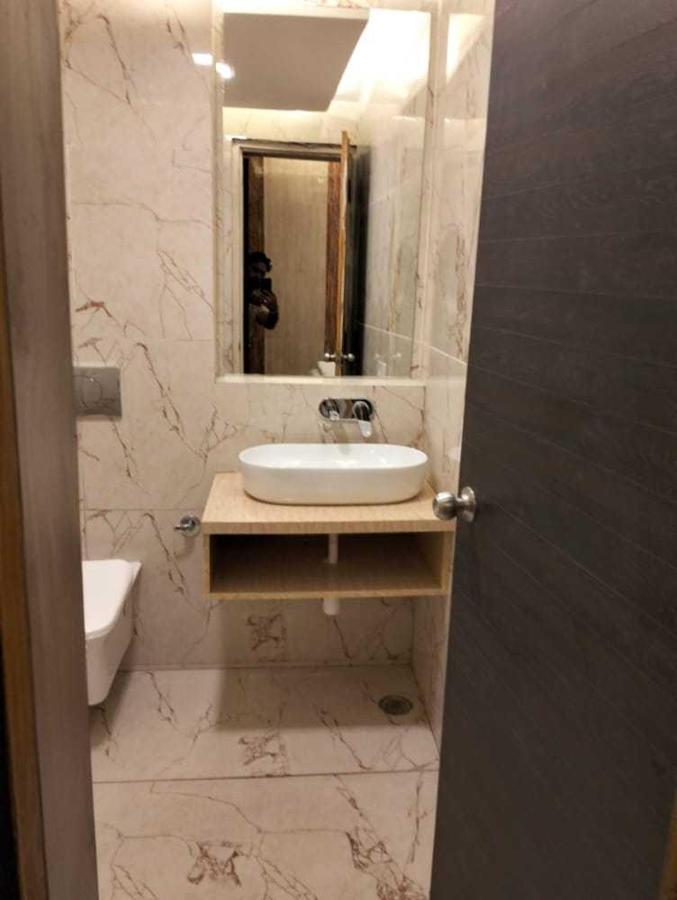 מיראט Oyo Mmc Hotel And Restaurant מראה חיצוני תמונה